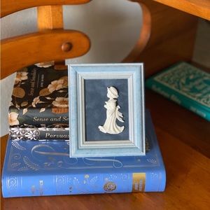 1 Royal Hampshire, Sweet Dreams, by Susan Norton, Porcelain Cameo Sculpture